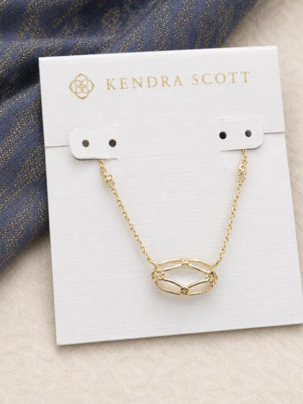 Kendra Scott Elisa Lattice Frame Gold Pendant Necklace